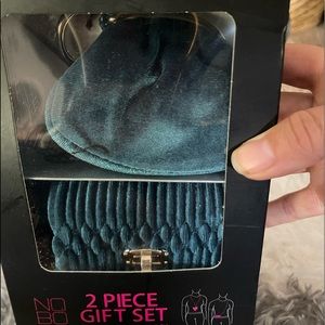 2 piece gift set crossbody- kiss lock